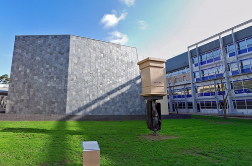 la-trobe-statue-photo-phil-lees-flickr-sm500x329